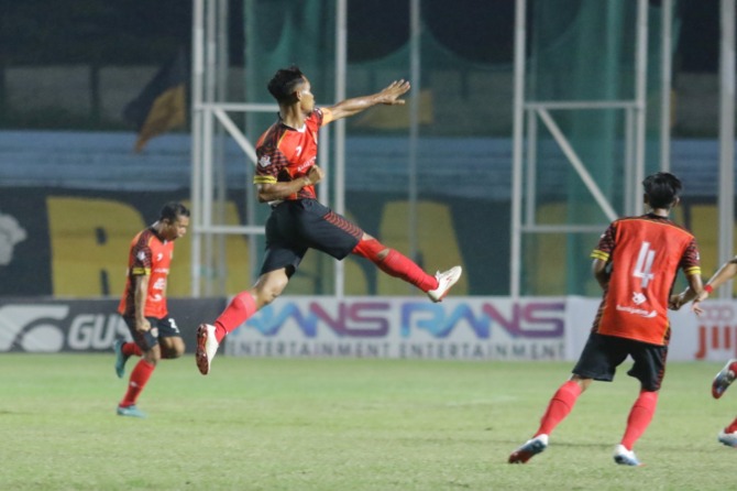 LASKAR KETONGGO: Persinga ketika berlaga di babak 16 besar Liga 3 Jatim di Stadion Joko Samudro, Gresik tahun lalu. (DOK RADAR MADIUN)