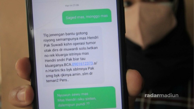 HATI-HATI: Bukti tangkapan layar hasil chating oknum yang mengatasnamakan Radar Madiun untuk memeras pejabat. (AJI PUTRA/JAWA POS RADAR PONOROGO)