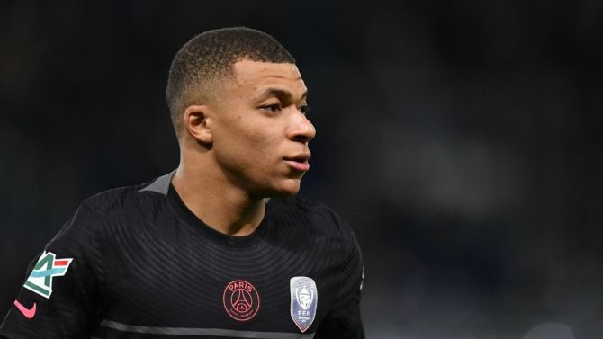 Pemain PSG Kylian Mbappe dilaporkan telah mencapai kesepakatan untuk bergabung dengan Real Madrid pada akhir musim nanti dengan status bebas transfer. (FOTO: Twitter PSG)