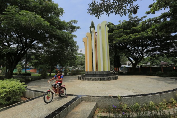 SEPI: Taman Hijau Demangan menjadi sasaran vandalisme. Tahun ini bakal ada penambahan fasilitas olahraga dan taman baca. (BAGAS BIMANTARA/RADAR MADIUN)