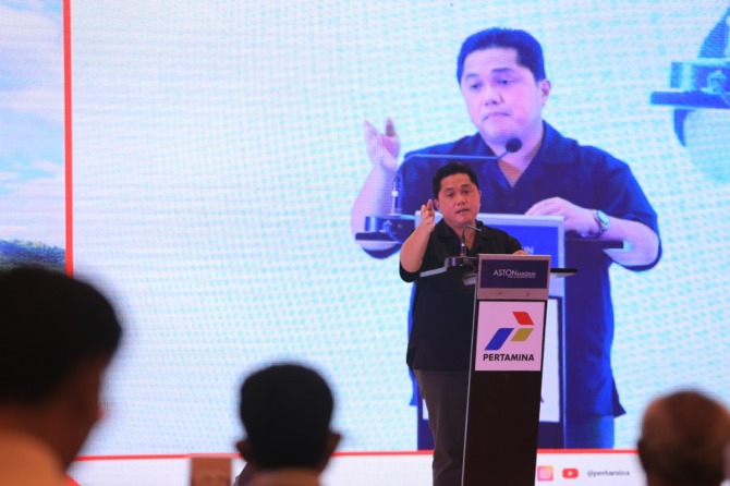 Menteri BUMN Erick Thohir saat sosialisasi Pertashop di Hotel Aston kemarin (6/2). (BAGAS BIMANTARA/RADAR MADIUN)