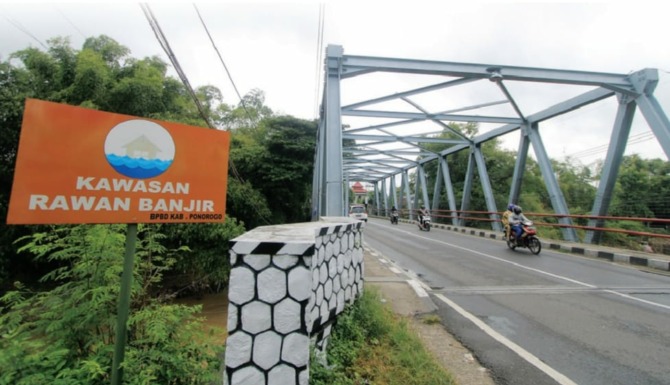 SEDIMENTASI: Empat sungai di bawah kewenangan BBWS Bengawan Solo butuh dinormalisasi. (BAGAS BIMANTARA/JAWA POS RADAR PONOROGO )