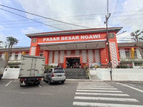 MEGAH: Pasar Besar Ngawi bakal buka 24 jam. Rencana itu tengah digodok oleh Pemkab Ngawi. (FAIZAL AMJAD/JAWA POS RADAR NGAWI)