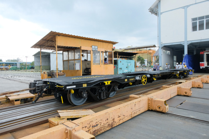 PRODUKSI: PT Inka mengebut pengerjaan ratusan gerbong pesanan Kiwi Rail Holding Limited, Selandia Baru. (ISTIMEWA)