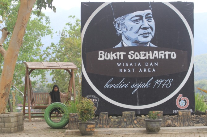 TAMASYA ALAM: Bukit yang diresmikan Presiden Soeharto sejak 1978 itu menjadi magnet wisatawan sejak tiga tahun terakhir. (AJI PUTRA/JAWA POS RADAR PONOROGO)