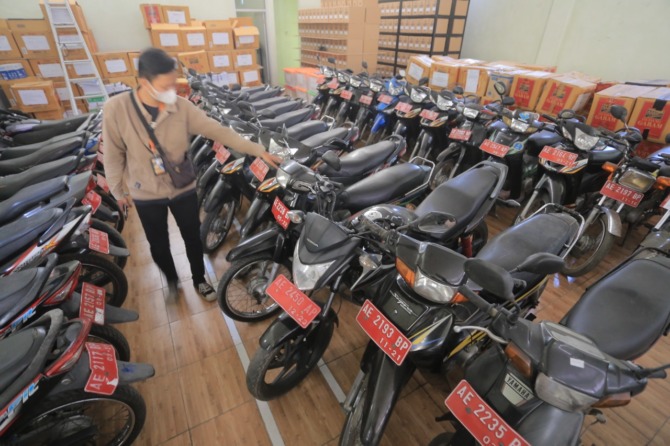 Ilustrasi motor bekas pelat merah masuk lelang sebagai bagian dari penghapusan aset daerah. (RADAR MADIUN)