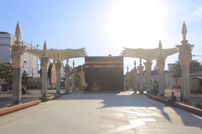 TERUS DIKEBUT: Proyek pengembangan objek wisata religi di kawasan Sumber Umis diperkirakan selesai lebih cepat dari target. (BAGAS BIMANTARA/JAWA POS RADAR MADIUN)