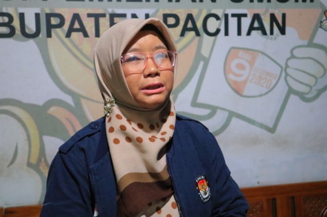 Ketua KPU Pacitan Sulis Styorini