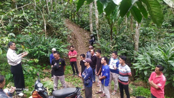 KERJA BARENG: Unmer Malang Kampus Ponorogo berkolaborasi dengan Kampus Unida Gontor dalam menjalankan Program Kemitraan Masyarakat (PKM) di Desa Gondowido, Ngebel.