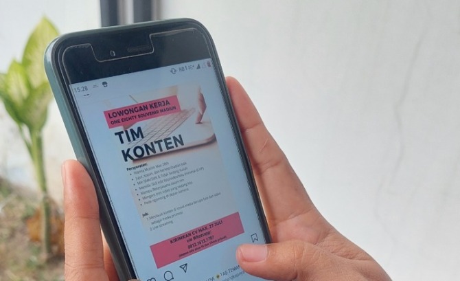 TURUN: Lowongan pekerjaan kini bertebaran di media sosial. TPT Kota Madiun tahun lalu tercatat 8,15 persen. (RAHMA DWI LESTARI/JAWA POS RADAR MADIUN)