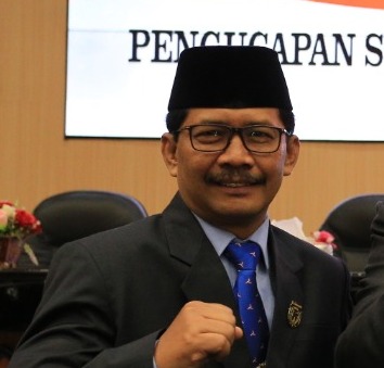 Wakil Ketua DPRD Kota Madiun IstonoDewan Kawal Pengadaan Laptop Kota Madiun