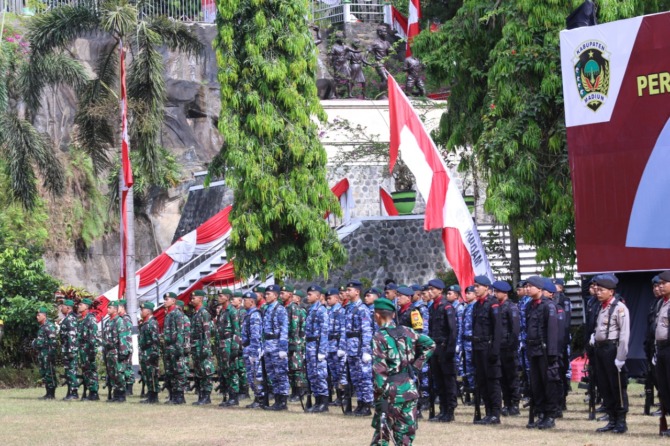 AGENDA RUTIN: Suasana upacara peringatan Hari Kesaktian Pancasila di Monumen Keganasan PKI Madiun 1948, Kresek, Wungu, Sabtu (1/10). (R. BAGUS RAHADI/JAWA POS RADAR MADIUN)