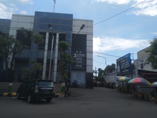 DONGKRAK PAD: Disdag Kota Madiun berencana menerapkan parkir portal di PBM. (RAHMA DWI LESTARI/JAWA POS RADAR MADIUN)