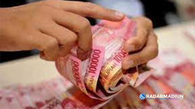 (DPPTK) Ngawi menggodok besaran upah minimum kabupaten (UMK) tahun depan. Hasil penghitungan sementara dewan pengupahan, nilainya ditaksir Rp 2.017.841. (ILUSTRASI/DOK RADAR MADIUN)