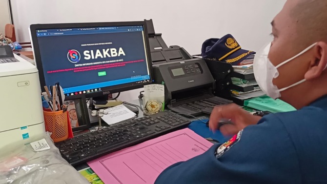 ONLINE: KPU Kota Madiun membuka pendaftaran calon PPK dan PPS mulai pertengahan bulan ini. (ANGGIYAN BAYU/JAWA POS RADAR MADIUN)