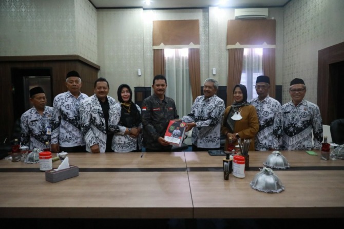APRESIASI: Wali Kota Madiun Maidi diusulkan meraih Dwija Praja Nugraha. (DISKOMINFO FOR RADAR MADIUN)