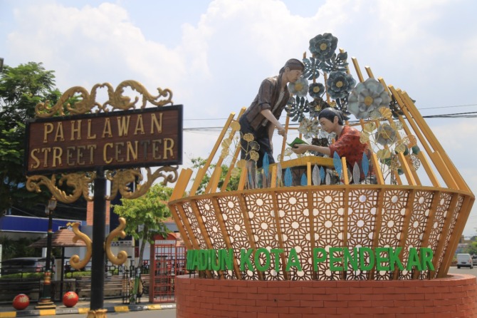 OBJEK WISATA: Kompleks Pahlawan Street Center (PSC) di Kota Madiun. (BAGAS BIMANTARA/JAWA POS RADAR MADIUN)