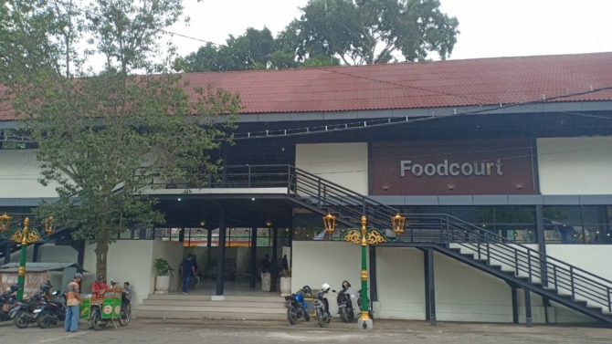 PENGGERAK PEREKONOMIAN: Food court Pasar Baru telah rampung dan siap menyambut para pecinta kuliner. (DISPERINDAG FOR JAWA POS RADAR MAGETAN)