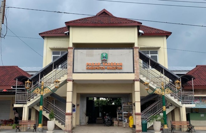 LEBIH MODERN: Pasar tradisional di kecamatan kini tampak lebih modern dan dilengkapi pedestrian kekinian. (DISPERINDAG FOR JAWA POS RADAR MAGETAN)