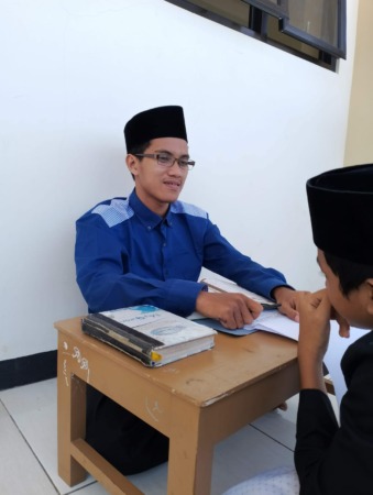 BERPRESTASI: Muhammad Ridho, tahfidz quran asal Ponorogo dapat beasiswa ke luar negeri. (ISTIMEWA)