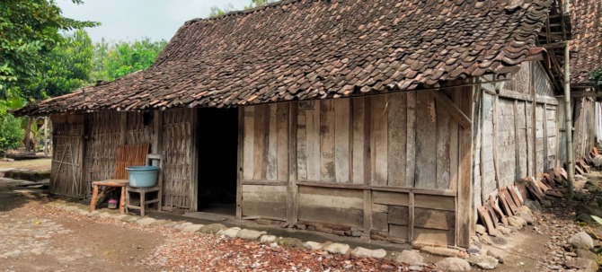 PENYEDIAAN PAPAN LAYAK: Salah satu rumah tidak layak huni warga Ngawi. Program bedah rumah disokong tiga sumber anggaran berbeda. (ISTIMEWA)