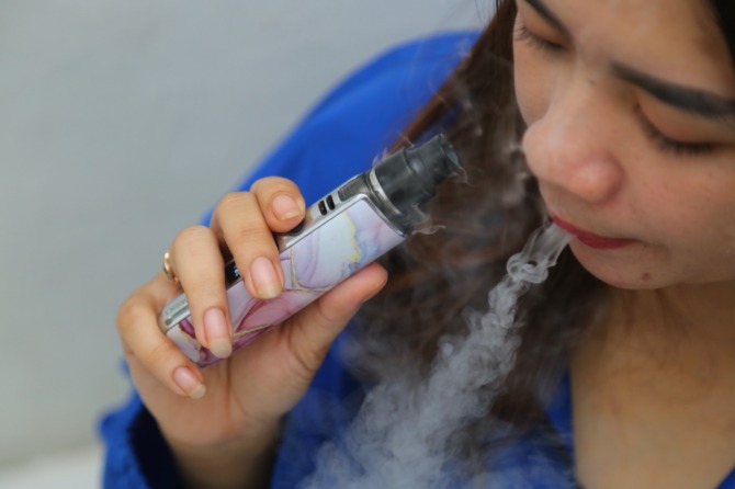 Ilustrasi rokok elektrik atau biasa disebut juga vape. (RADAR MADIUN)