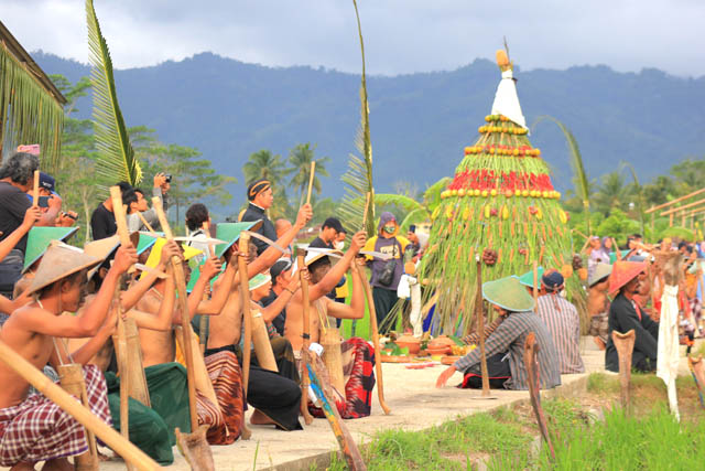 KALENDER WISATA: Festival kesenian dan budaya Thetek Melek yang digelar di Desa Sukoharjo tiap Agustus masuk dalam calender of event Pacitan tahun ini. (DOK RADAR PACITAN)