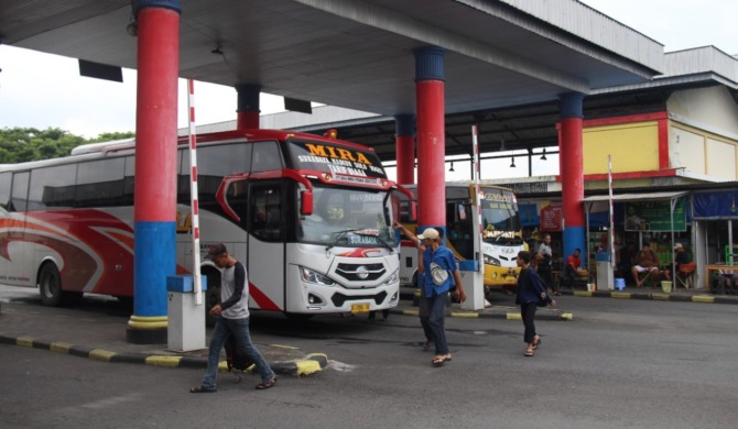 PERSPEKTIF KEBIJAKAN PUBLIK: Terminal Kertonegoro, Ngawi, potensial untuk menambah pendapatan asli daerah. (ASEP SYAEFUL BACHRI/JAWA POS RADAR NGAWI)