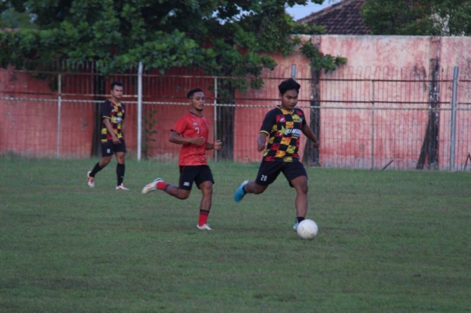SIA-SIA: Persinga beberapa kali uji tanding sebelum akhirnya Liga 3 Regional Jatim 2022/2023 batal digelar. (DOKUMEN JAWA POS RADAR NGAWI)