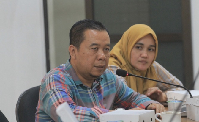 RAPAT DENGAR PENDAPAT:  Komisi A DPRD berdiskusi dengan BKPSDM, kemarin (6/1). (AJI PUTRA/JAWA POS RADAR PONOROGO)