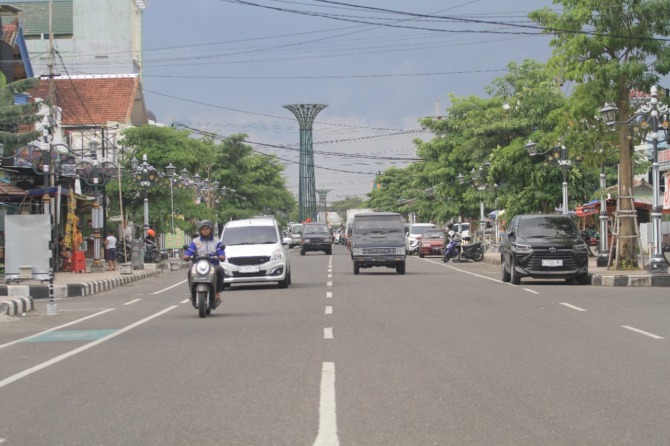 FOTO: Jalan HOS Cokroaminoto. (AJI PUTRA/JAWA POS RADAR PONOROGO)