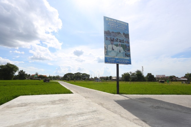DITARGET CEPAT: Tanah bengkok di kawasan lapak UMKM Bumi Sumendung, Klegen, Kartoharjo, bakal dibangun pondok lansia akhir Februari mendatang. (BAGAS BIMANTARA/JAWA POS RADAR MADIUN)