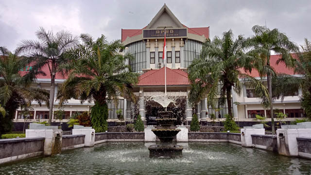 SEMAKIN MEWAH: Gedung DPRD Magetan bakal dilengkapi lift sebagai akses naik-turun dari lantai dasar ke lantai IV. (NUR CAHYONO/JAWA POS RADAR MAGETAN)