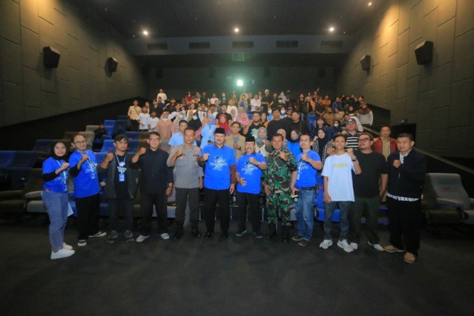 ANTUSIAS: Karya sineas Madiun mendapatkan apresiasi berbagai kalangan. (BAGAS BIMANTARA/JAWA POS RADAR MADIUN)