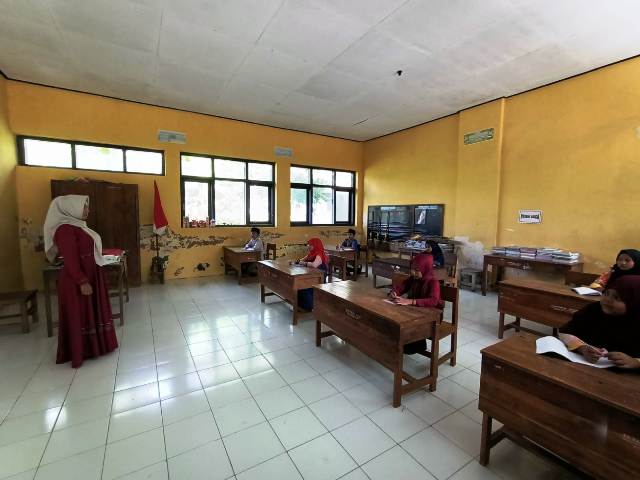 NON-ASN: Keberadaan tenaga honorer di lingkungan Pemkab Pacitan bakal dihapus seiring pemberlakuan PP 49/2018. (HENGKY RISTANTO/RADAR PACITAN)