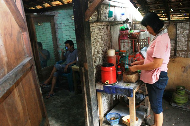 ILUSTRASI FOTO: Total masih ada 17.901 unit RTLH di wilayah Kabupaten Pacitan.  Permasalahan RTLH ditarget rampung pada tahun 2026. (DOKUMEN/RADAR PACITAN)