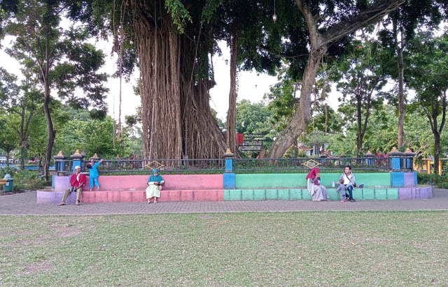 DIPANDANG MONOTON: Legislatif menilai Alun-Alun Magetan belum merepresentasikan ciri khas daerah. (NUR CAHYONO/JAWA POS RADAR MAGETAN)