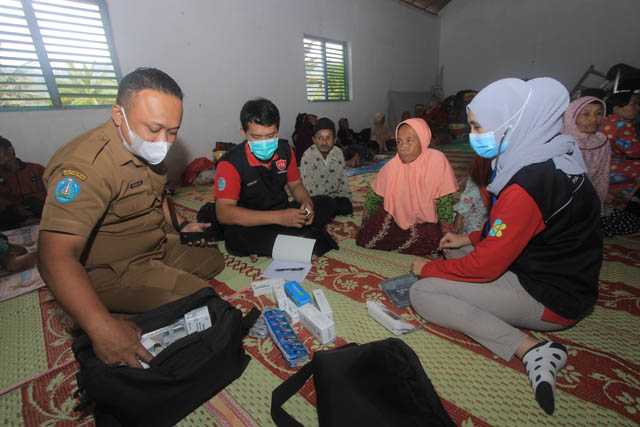 BERTAMBAH: Total warga yang mengungsi semula 26 KK kini menjadi 43 KK. (AJI PUTRA/JAWA POS RADAR PONOROGO)