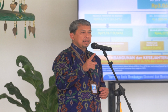 NERACA KEUANGAN DAERAH: Kepala Kanwil DJPb Jatim Taukhid menjabarkan kinerja belanja negara di Ponorogo. (AJI PUTRA/JAWA POS RADAR PONOROGO)