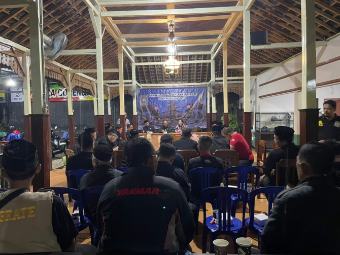 EDUKASI: Para pengurus tingkat pusat hingga ranting di PSHT mendapat sosialisasi BPJamsostek. (ISTIMEWA)