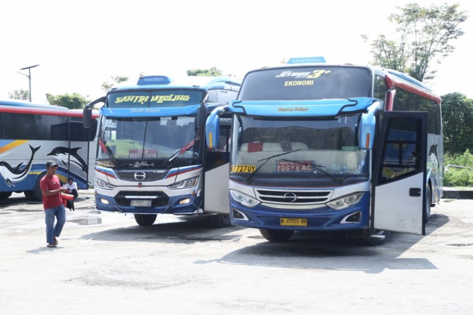 DIKEMBANGKAN: Terminal Purboyo mulai direvitalisasi. Kemenhub berencana mengembangkan kawasan perekonomian di terminal tersebut. (BAGAS BIMANTARA/JAWA POS RADAR MADIUN)