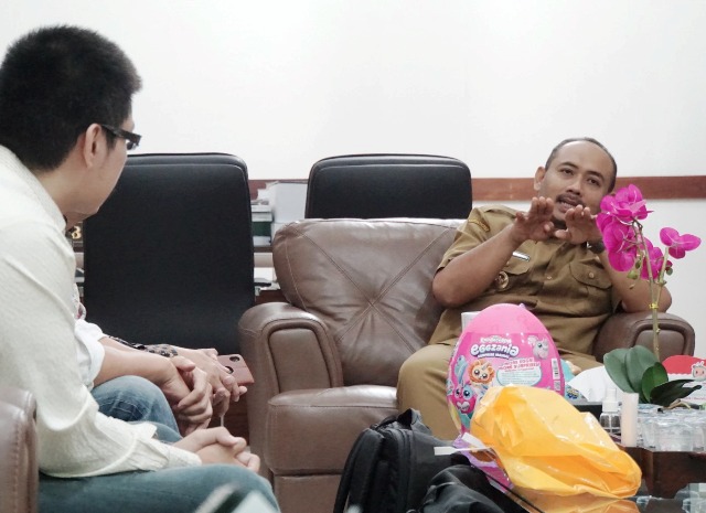 INVESTASI: Investor asal Hongkong audiensi bersama Bupati Ngawi Ony Anwar Harsono perihal rencana pembangunan pabrik mainan kemarin. (MUSTOFA FAHMI UNTUK JAWA POS RADAR NGAWI)