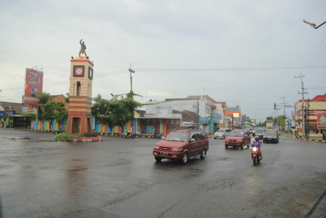 ANTISIPASI: Jajaran kepolisian telah memetakan titik black spot dan menyusun rekayasa lalin arus mudik lebaran mendatang. (BAGAS BIMANTARA/JAWA POS RADAR MADIUN)