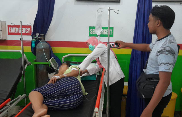 Ilustrasi foto : HW, korban pembacokan di salah satu desa di Kecamatan Pitu, menjalani perawatan akibat luka di tubuhnya beberapa waktu lalu (Dokumen/JAWA POS RADAR NGAWI)
