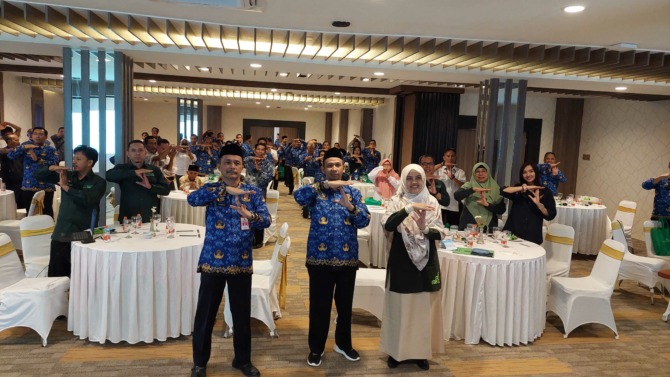 SINERGI: BPS kemarin menyosialisasikan Sensus Pertanian 2023 kepada jajaran pemkab dan perwakilan gapoktan. (DIAN RAHAYU/RADAR CARUBAN)