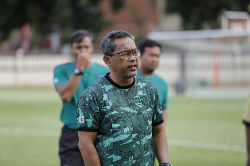 Pelatih Persebaya Surabaya Aji Santoso (ANTARA)