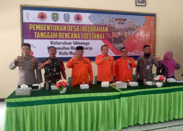 BERTAMBAH: Peresmian destana di Kelurahan Manguharo kemarin dibarengi pelatihan penanganan bencana. (RAHMA DWI LESTARI/JAWA POS RADAR MADIUN)