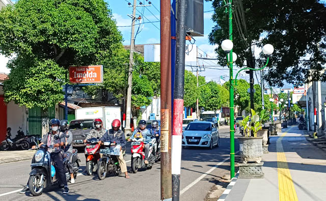 FACE OFF: Jalan Ahmad Yani bakal disulap menyerupai kawasan Malioboro di Yogyakarta. (NUR CAHYONO/JAWA POS RADAR MAGETAN)
