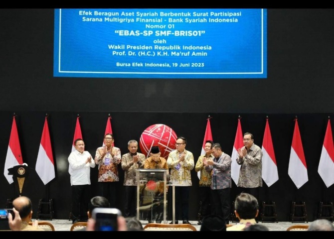 PERDANA: Pencatatan EBAS di BEI oleh Wapres Maruf Amin. (BSI UNTUK RADAR MADIUN)