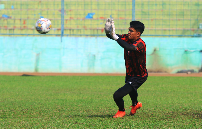 Teguh Amiruddin dalam latihannya di Stadion Gajayana Kota Malang.